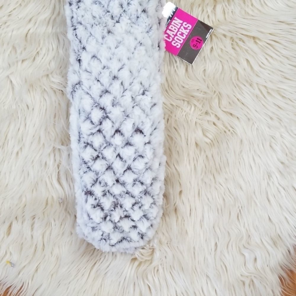 Super comfy socks size 9-11 NWT - Picture 3 of 7